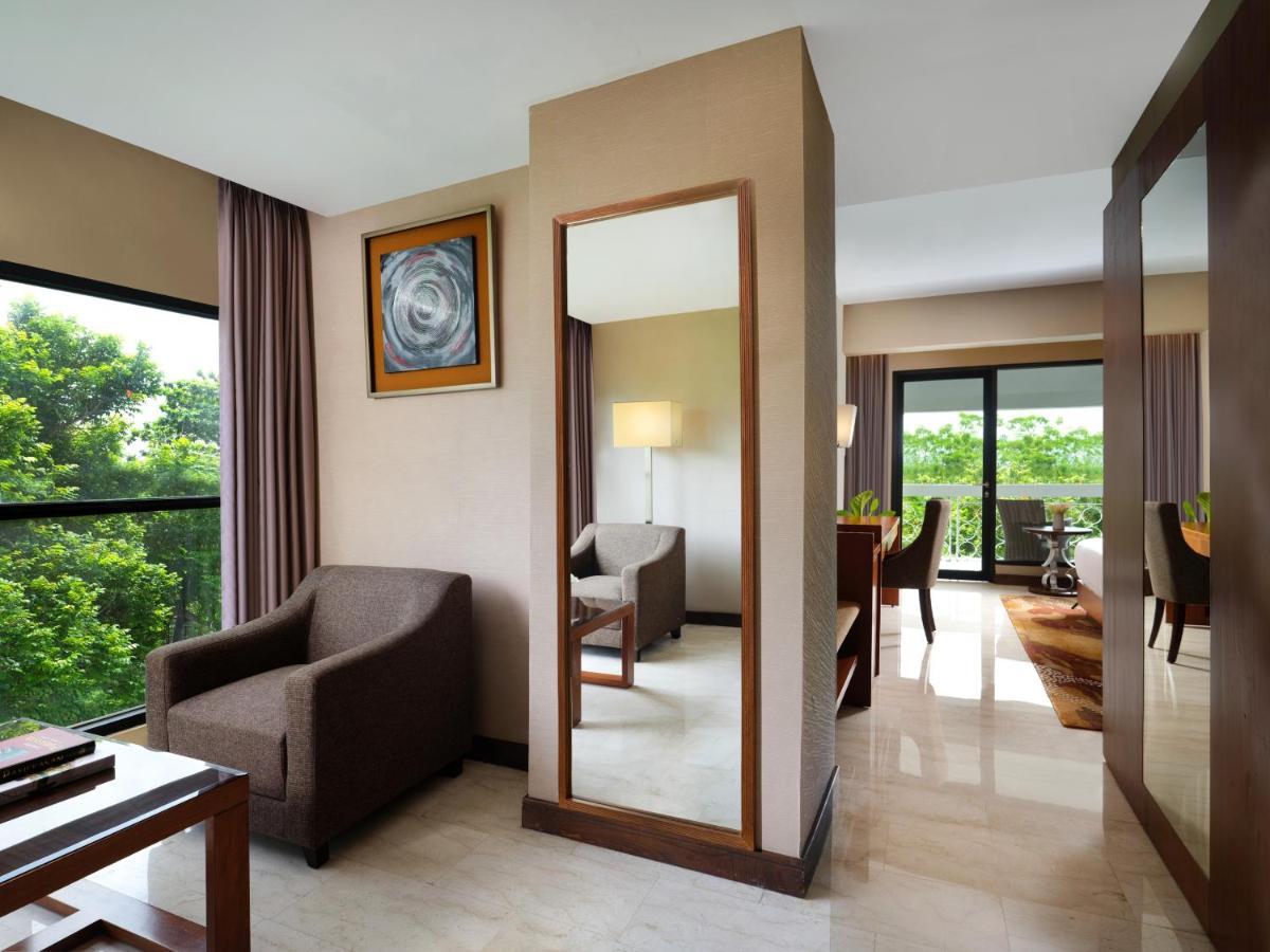 Royal Ambarrukmo Yogyakarta Hotell Exteriör bild